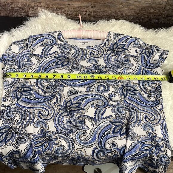Croft&Barrow Ladies Paisley Short Sleeve Scoop Neck Blue White Size Large - Picture 7 of 7
